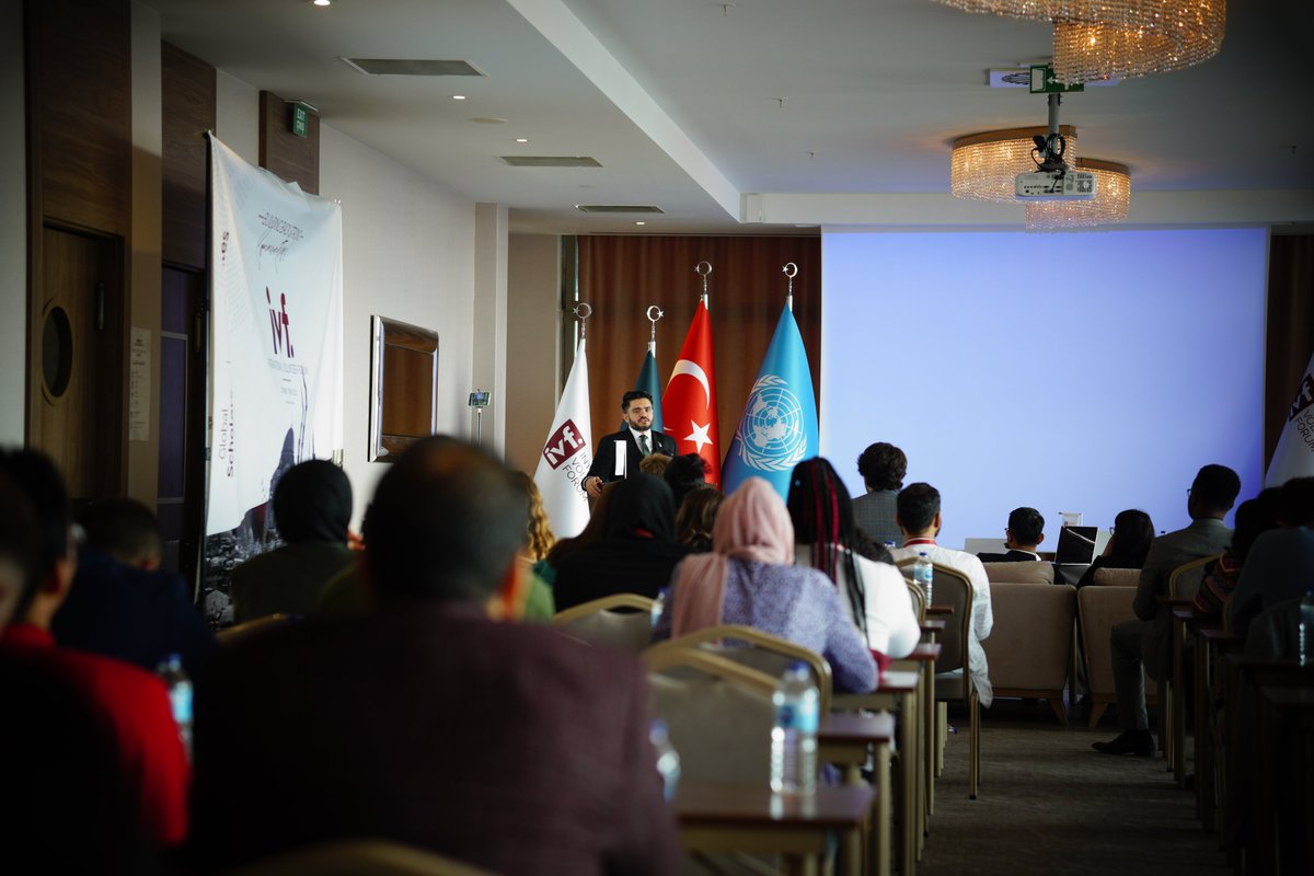 Headway_isa's tweet photo. Day II at the International Volunteer Forum 2022

A brainstorming &amp; interactive session was hosted on "Education for All &amp; Cracking Scholarships Aboard" &amp; moderated by our Partner CEO @scholar_corner Mr. Fawad Afridi.

#hisaivfturkey #internationalvolunteerforum #hisaivf2022
2/2 https://t.co/y9i62rdQI3