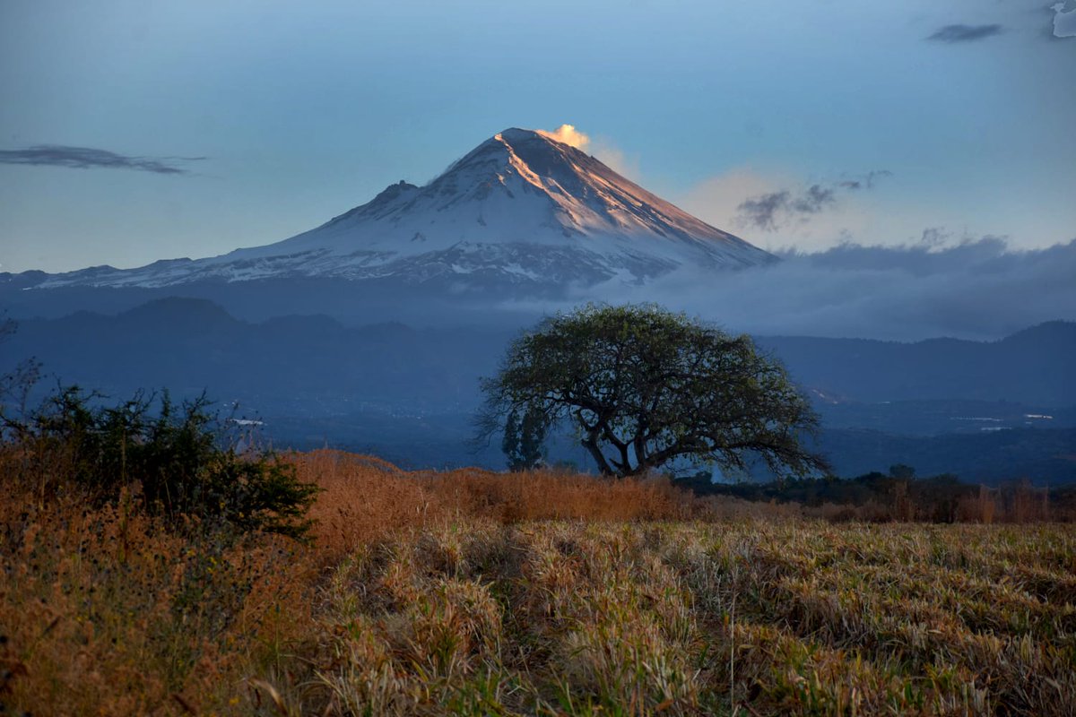 YODEBUENAS's tweet photo. #2022Gracias por estas postales que nos comparten hoy nuestros radioescuchas desde Zacualpan de Amilpas.

#Popocatépetl #MiMorelos

@La99fm https://t.co/HmKAL2dV5A