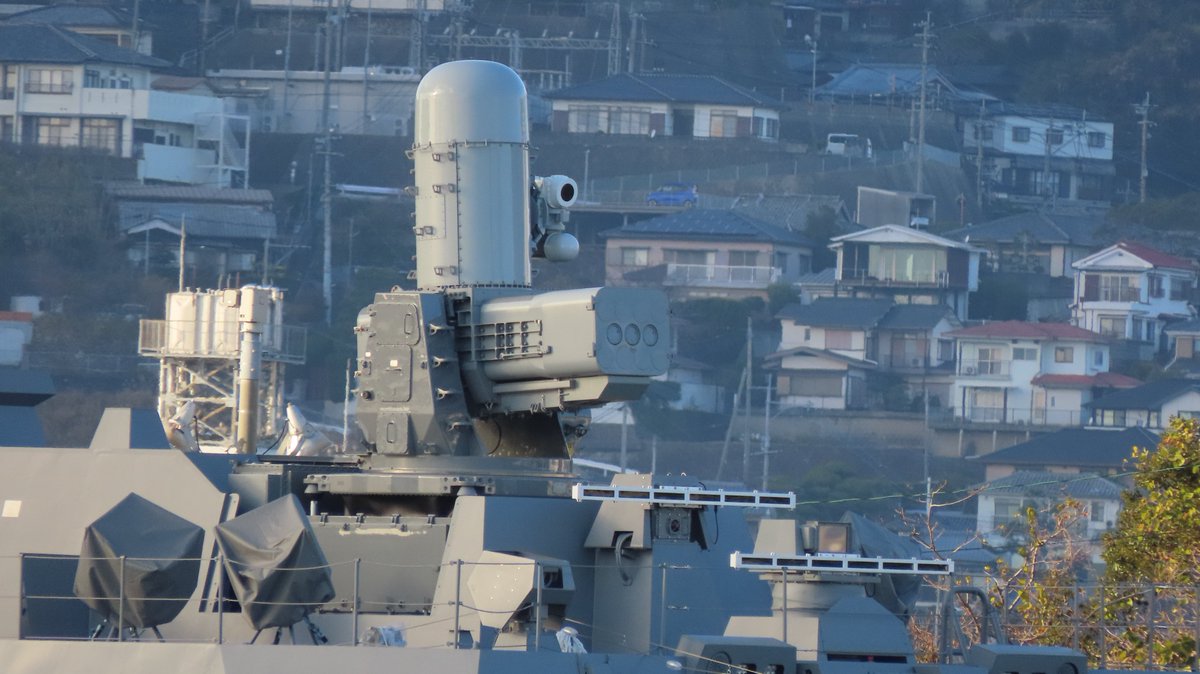 kt_666's tweet photo. 12/18の護衛艦のしろのSeaRAMと、12/25のSeaRAM
真ん中3つの蓋がなんか違うので、ミサイルが装填されてるんかな
#SeaRAM
#護衛艦のしろ
#のしろ https://t.co/A5JgG9ufyl