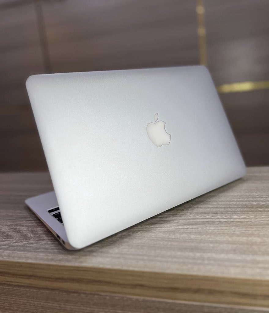 elitecomtech1's tweet image. MacBook Air 💻 2014
11 inches
4gbRam
128gb SSD
Intel core i5
Price: N155,000
Call or WhatsApp
+2348075837845 #EliteComTech #ElitePC #EliteGadget #TeamElite #BuyPeaceOfMind #BuyWithConfidence
