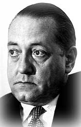 imsacuba's tweet photo. #Hoy recordamos el natalicio de #AlejoCarpentier  novelista, ensayista y musicólogo 🇨🇺, uno de los grandes escritores ✍️ del siglo XX. 
Su concepto de “lo real maravilloso” ha sido parte del imaginario popular sobre nuestra pintoresca capital, #LaHabana . #CubaEsCultura https://t.co/4VlJJPw6HH