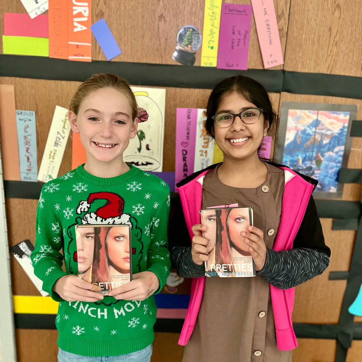 HiRMS_library's tweet photo. Here’s a happy duo of #mavbookbuddies to warm your heart on this cold day! We look forward to seeing your faces again soon! https://t.co/LkLDqvQ7mD