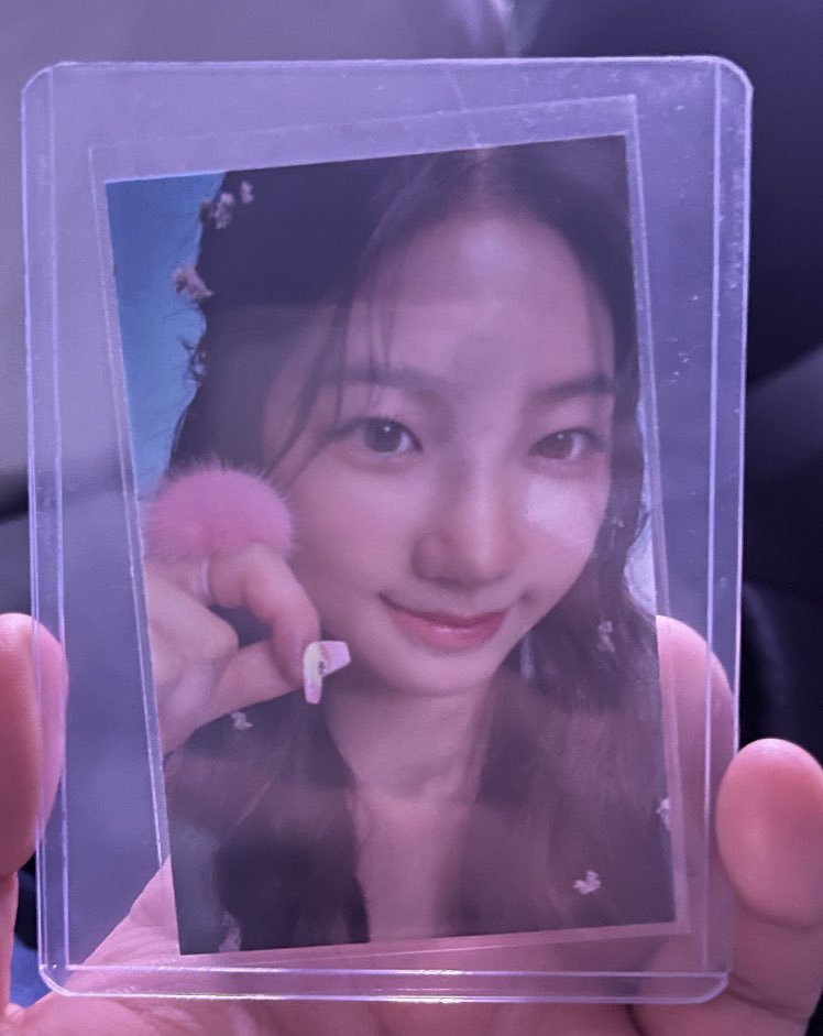 ksyint1111's tweet photo. 르세라핌 카즈하 가요대전 포카 양도

Sell✅

9.5

2장 있습니다
DM 

르세라핌 antifragile 안티프라자일 le sserafim 공방포카 가요대전 미공포 2주차 공방포카 공포 포카 양도 카즈하 채원 윤진 은채 사쿠라 https://t.co/xyoOj5dxHC
