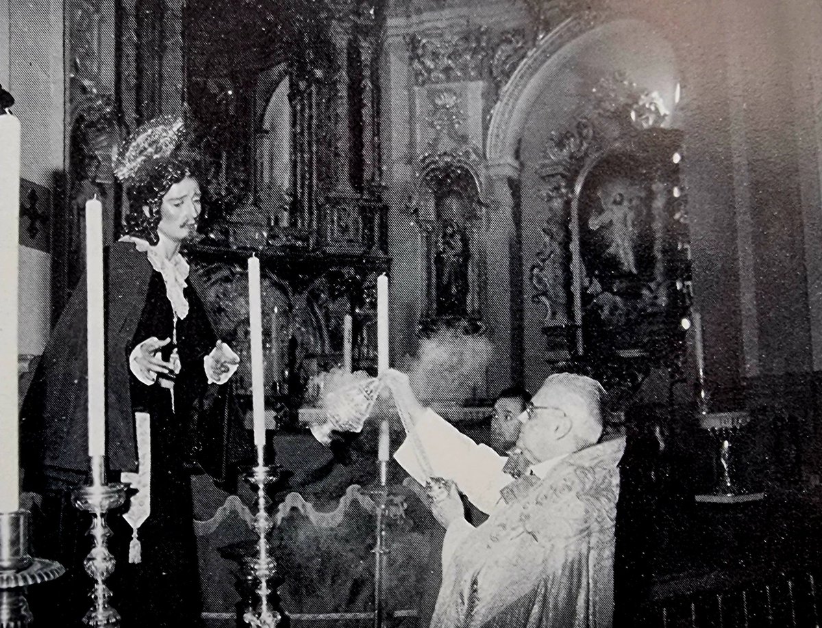 Bendicion de la imagen de San Juan Evangelista el 24 de noviembre de 1995 por el padre D. Antonio Ruiz #CofradiasMLG <a href="/Archic_Huerto/">Archicofradía Huerto</a>