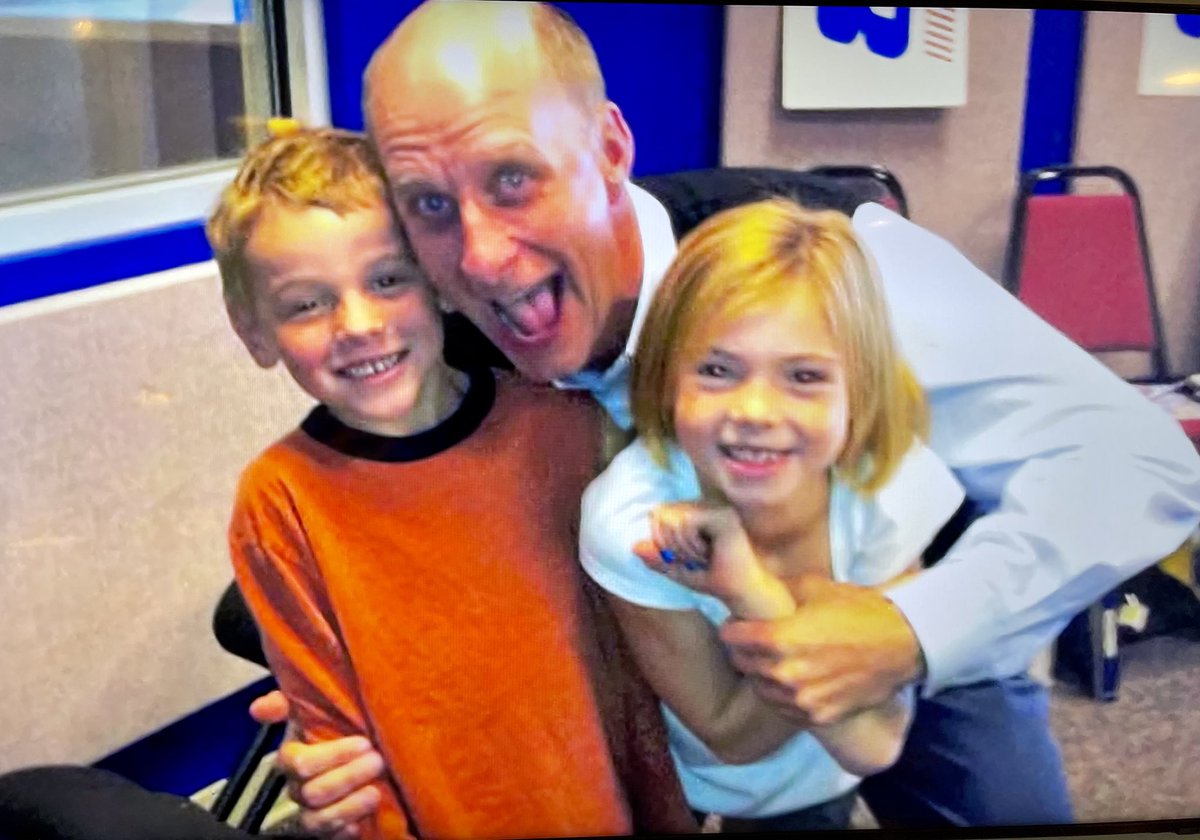 terrymeiners's tweet photo. My goofy mug made a cameo in the @AlisonEgan6 family video replay on Christmas. 🎥 While I’m still doing the same job 12 years later, these two kids have blazed impressive trails‼️ @eegan1515 @TravisEgan3 @840WHAS @BE_Chargers @LadyChargersBE @LaSalle_WBB https://t.co/LqiRJGUvug