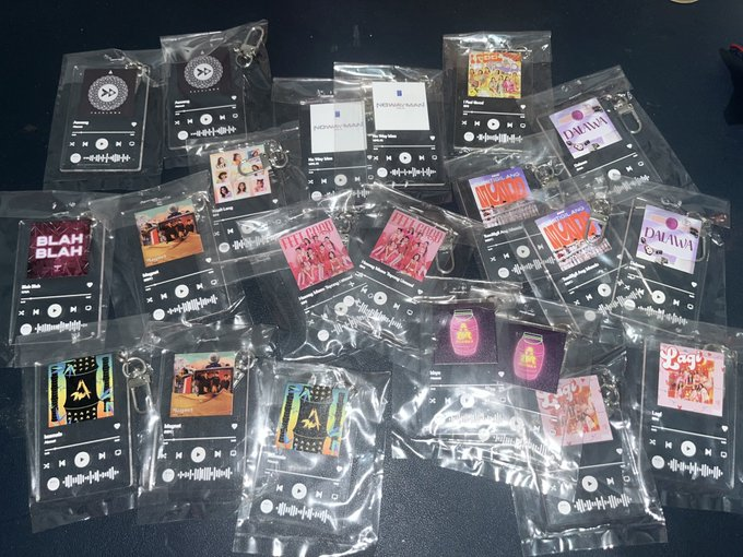 BiniWiki's tweet photo. PPOP RISE!!! These Spotify Player Keychains are NOW AVAILABLE!! 

Limited Stocks only!

#BGYO #ALAMAT #KAIA #MNL48

https://t.co/gk22e9yvoD https://t.co/WmVke6TtwN