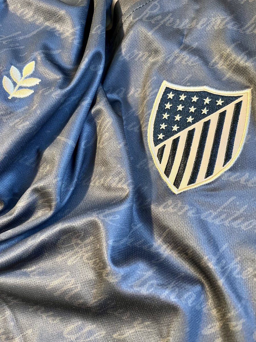 We have one 🇺🇸 to give away! 🎁 

Size Large!

RT and tag a friend who would help Nic Cage steal the Declaration of Independence!

*must be following us to win