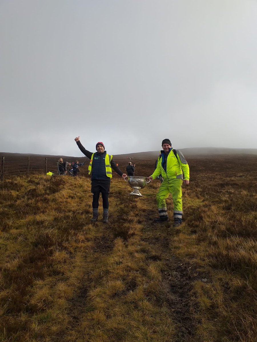 OstiumFohh's tweet photo. What a day out #samtothesummit #sammaguire #thepaps https://t.co/7fMnRBL0XI