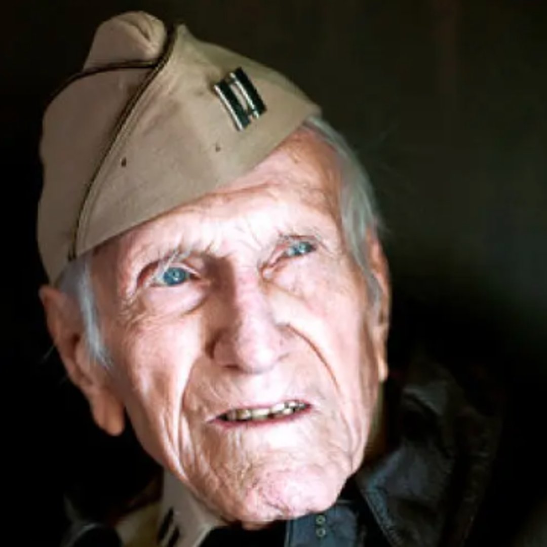 Meet Kappa Sig Zamp! Zamp is a handsome service labrador sponsored by Kappa Sigma Fraternity through the charity Veterans Moving Forward and is assigned to Doc, a Vietnam War Veteran. #KappaSigmaMH #Veterans #ServiceDog #KappaSigmaCares