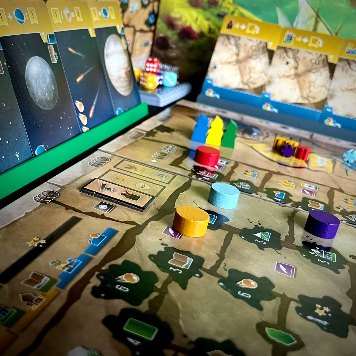 EurohellDesign's tweet image. Do you have any hacks to save some space on the gaming table? Sometime we use our card holders to do that 🙃
 #eurohelldesign #boardgames #wayfarers