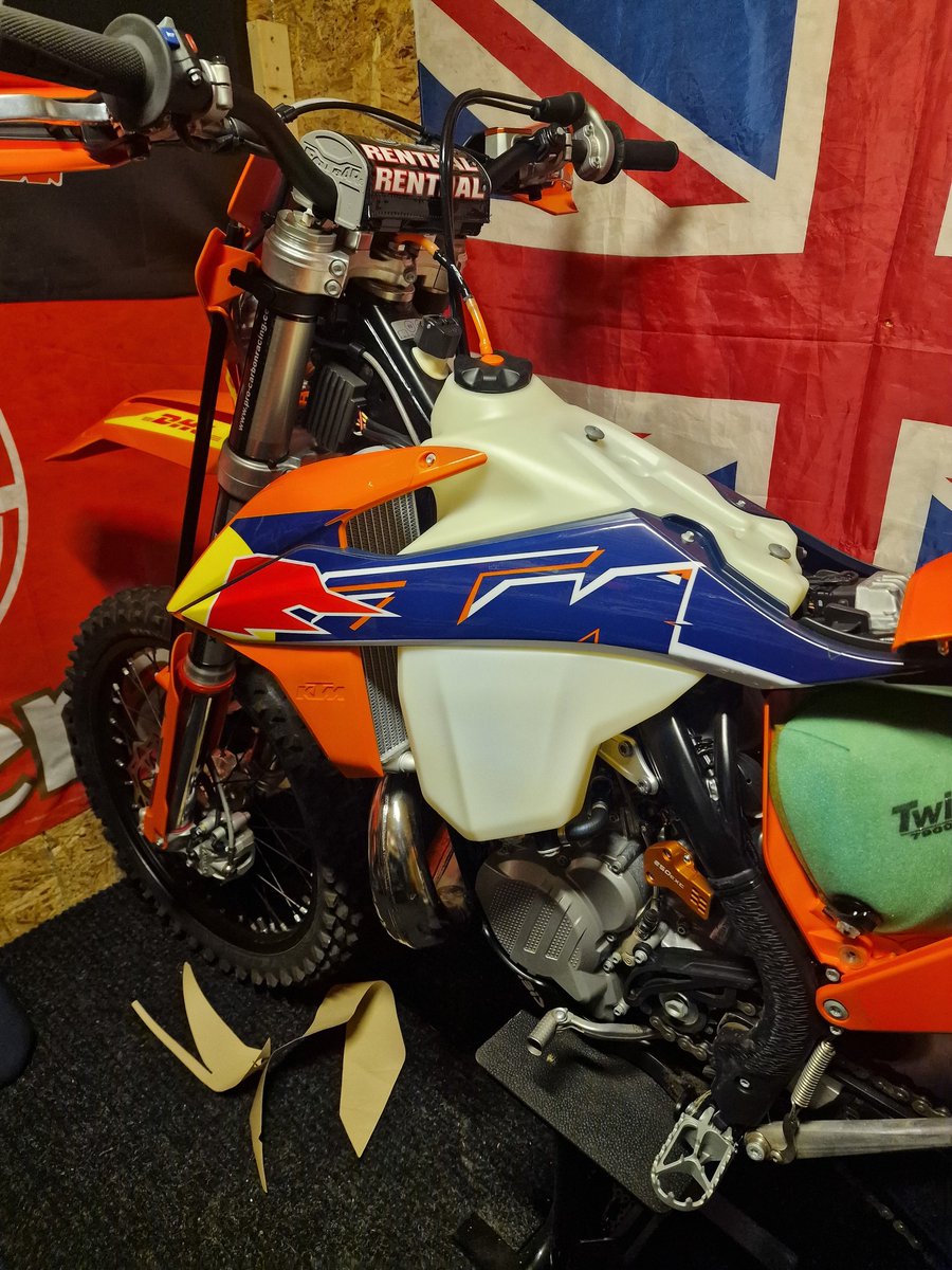 LongTimeDead666's tweet image. Currently drinking beer fitting graphics.... await the grrrrrr