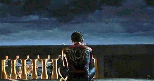 Peter Parker bu yıl da yeni yıla yalnız girecek 💔