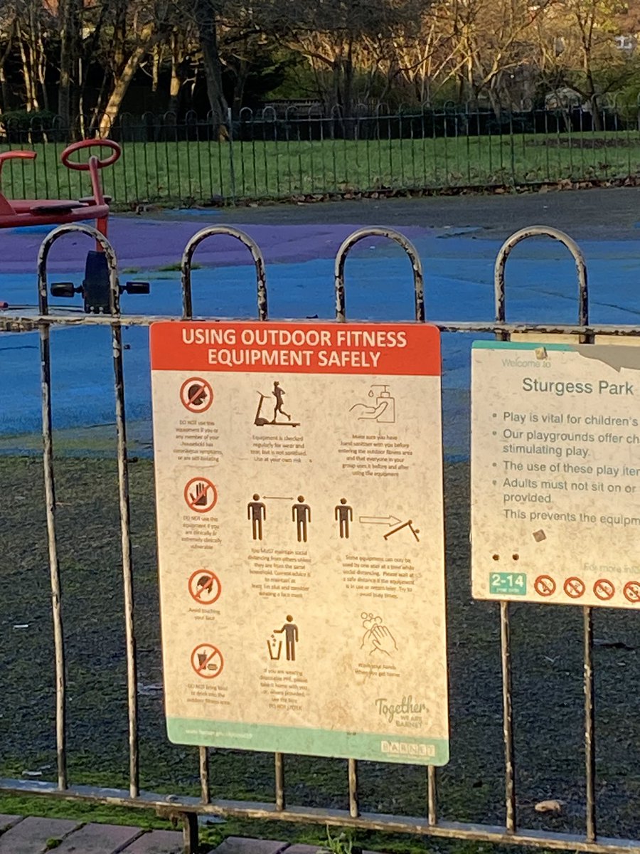 rafalchlapinski's tweet photo. @BarnetCouncil it would make much more sense if you ever installed anything in the park after taking previous stuff out some years ago preparing for refurb apparently https://t.co/s12uqxcj37