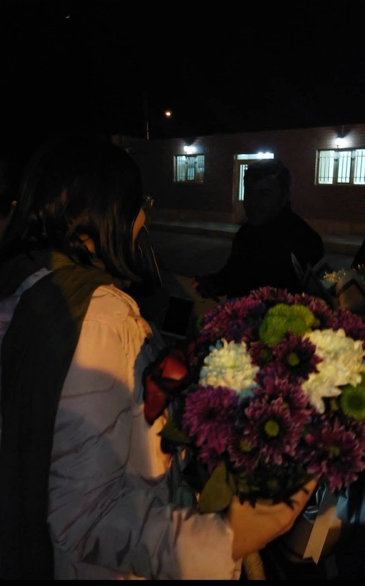 آیدا راستی موقتاً آزاد شد.