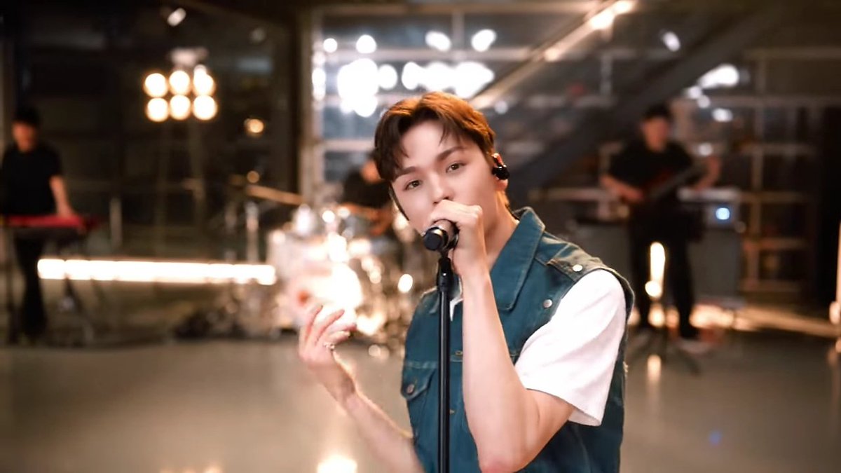 vernonlovebot's tweet photo. vernon band live sessions >>>>>>>> https://t.co/7LpPjx2Q2M