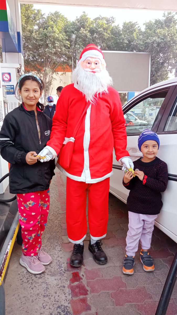 HiraFuels's tweet photo. X-mas 2022 celebrations at HP Hira Fuels, Gurugram
#hpcl #Christmas https://t.co/63UAoBoN3a