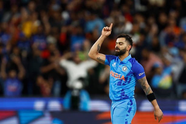 ffspari's tweet photo. Ain't getting over these frames from Kohli's 82* vs Pak https://t.co/4vbey4STWk