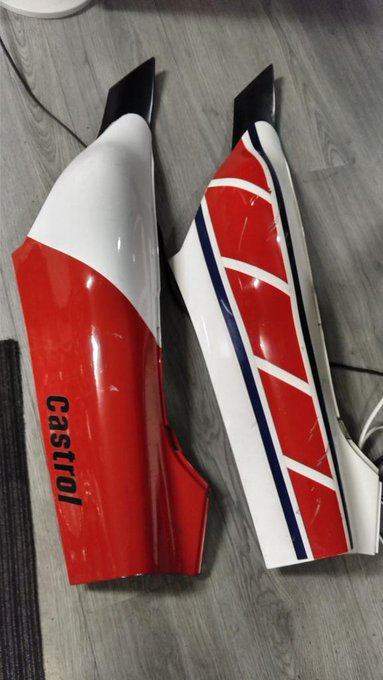 とりあえず磨いた。(^o^;)
キレイにしとかないと、扱いがぞんざいになって、さらにボロくしてしまう。相変わらずヤマハスプレーワックスは優秀。☺️ 