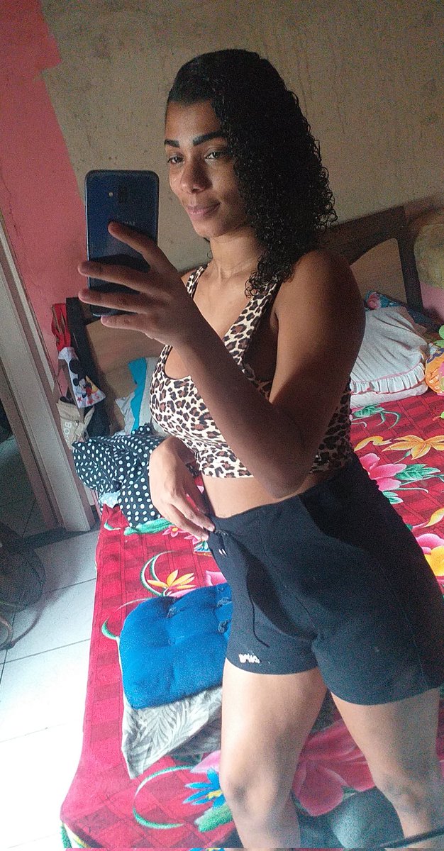 Brendha2404's tweet photo. ~ 6 dias após parto ... Mamãe tá voltando haha 🥱😜😜 https://t.co/6H4otkFgsN