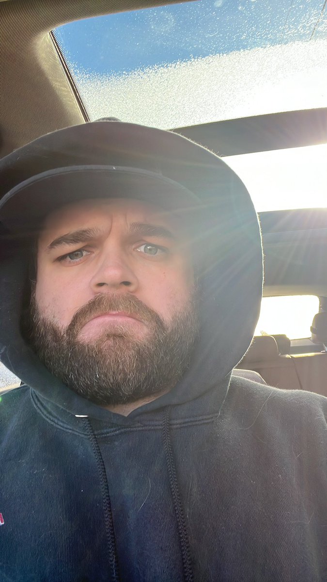 DylanKopec's tweet photo. Hopping on twitter seeing all the southern people talking about how cold it is.
IM OUT IN 2 DEGREE WEATHER WITH SHORTS AND FLIP FLIPS ON
#MANUP #ITSNOTTHATCOLD https://t.co/k4HLBeQXL5