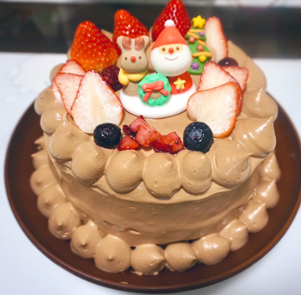 urokoblue's tweet photo. チョコレートクリームのクリスマスケーキ

思った���りにはなかなか行かないけど作った記念に！
#クリスマスケーキ
#お菓子作り好きな人と繋がりたい
#お菓子作り https://t.co/puDq485ys1