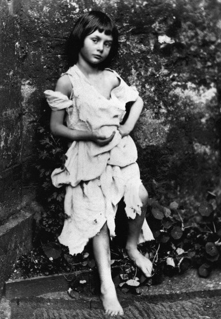 Alice Liddell, 1858 #carroll #pictorialism wikiart.org/en/lewis-carro…
