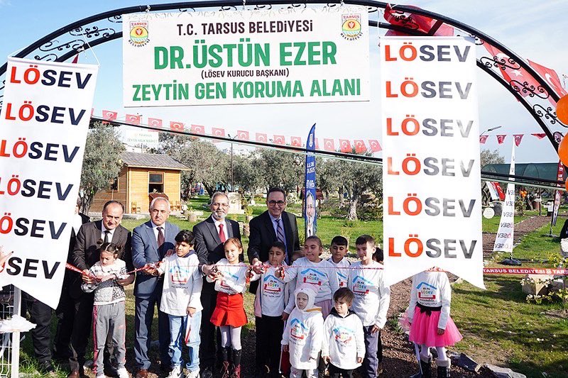 tarsusbeltr's tweet photo. ZEYTİN GEN KORUMA ALANI’NA LÖSEV KURUCU BAŞKANI DR. ÜSTÜN EZER’İN İSMİ VERİLDİ

Tarsus Belediyesi’nin Gaziler Mahallesi’nde bulunan Zeytin Gen Koruma Alanı’na Lösev Kurucu Başkanı Dr. Üstün Ezer’in ismi verildi..👇🏻 https://t.co/LcOdJ2U15a