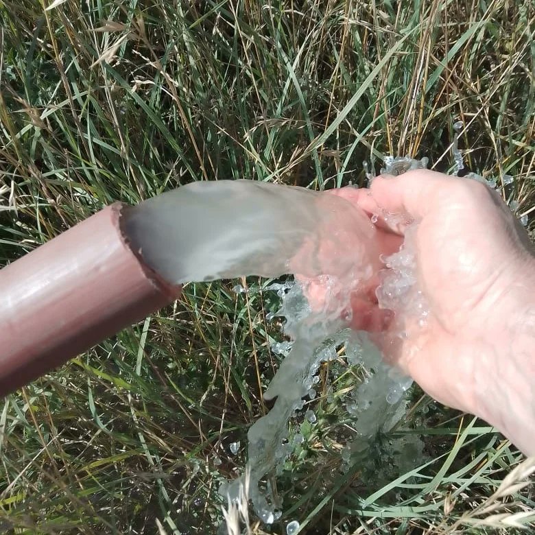 MPAPRENSA's tweet photo. En la Comunidad Productiva La Argentina 1 en Maipú,  pcia. de Buenos Aires, los compañeros siguen en el esfuerzo de terminar la perforación que garantice agua potable para todos los vecinos, puesteros y pequeños productores.
La Marcha al Campo es posible y necesaria https://t.co/4CD3cfd1nO