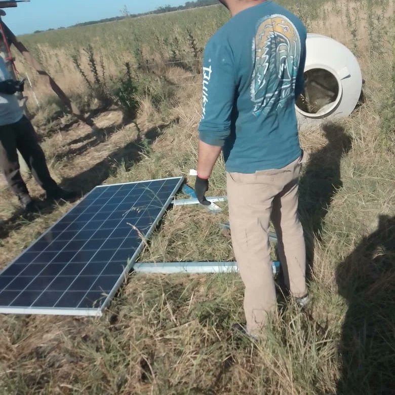 MPAPRENSA's tweet photo. En la Comunidad Productiva La Argentina 1 en Maipú,  pcia. de Buenos Aires, los compañeros siguen en el esfuerzo de terminar la perforación que garantice agua potable para todos los vecinos, puesteros y pequeños productores.
La Marcha al Campo es posible y necesaria https://t.co/4CD3cfd1nO