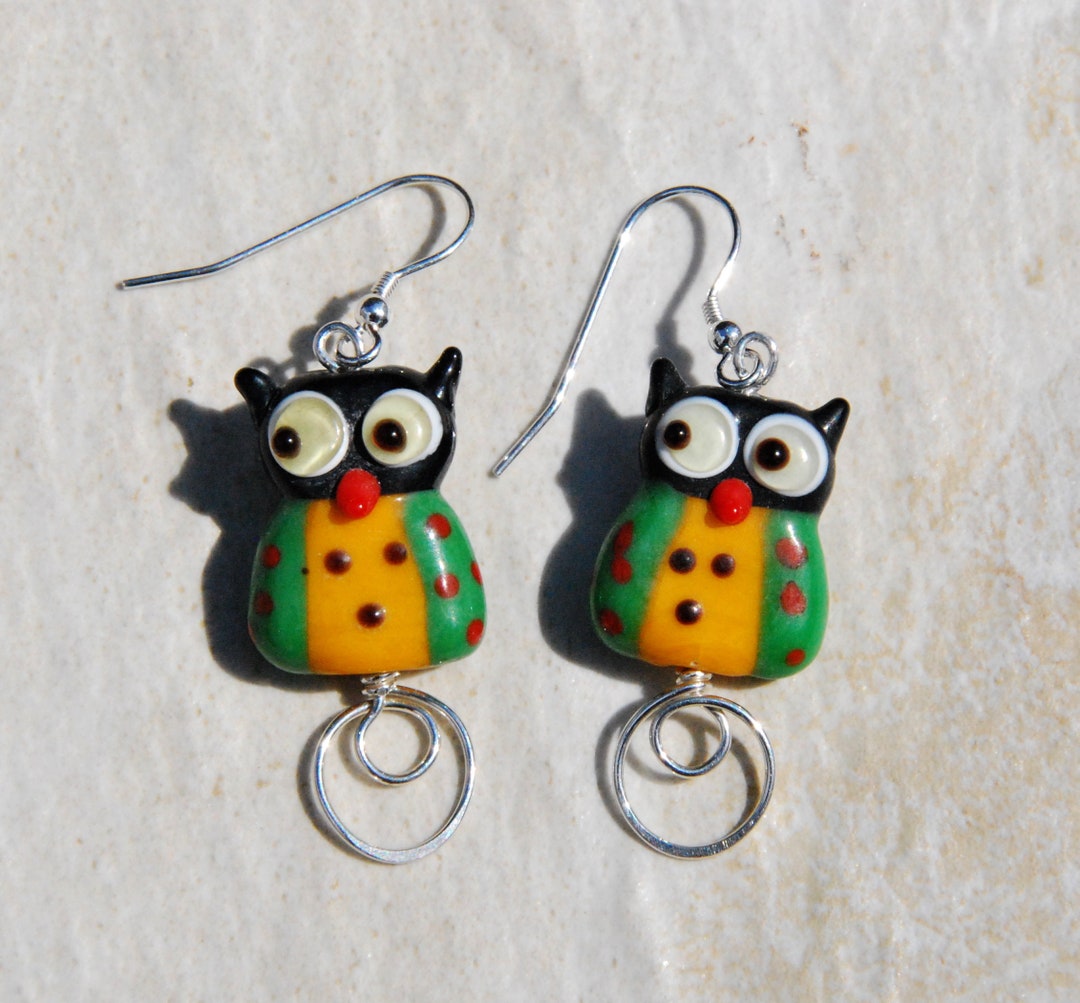 KarmaKittyJewel's tweet photo. #Colorfulowls #owlearrings #lampworkowls #owlsrule #handmadeearrings #etsymntt #etsyhandmade #etsyshop #hippie #boho #etsysocial #silverowls #owls https://t.co/6G7R8axTEw @Etsy #EtsySeller #etsystore #etsygifts #handmadejewelry #sale #save25 #sale #onsale #shoponsale https://t.co/QkePdN2Tny