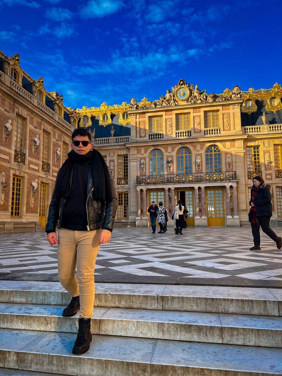 CarlosTequila's tweet photo. Paris, Diciembre 2022🇫🇷📍❤️ https://t.co/QnsWA6mtbJ