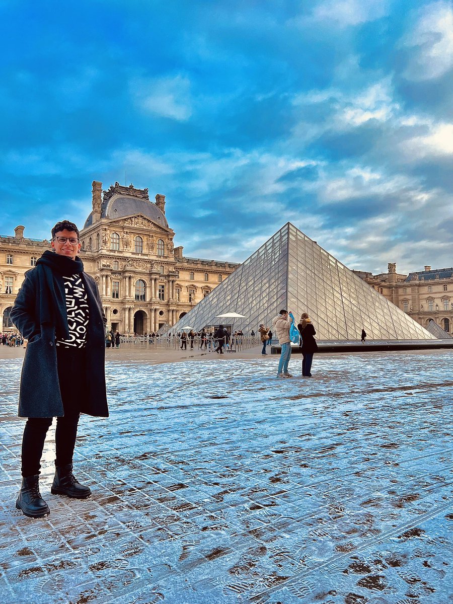 CarlosTequila's tweet photo. Paris, Diciembre 2022🇫🇷📍❤️ https://t.co/QnsWA6mtbJ