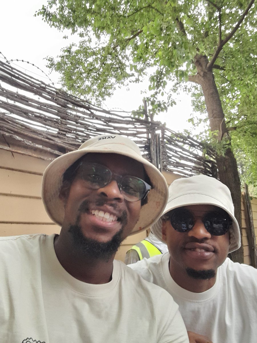 JarzmanTema's tweet photo. I still cant believe that i met the king at @SpringFiestaSA even @DacapoSA the king spoke to him for 10 mins even called the gents to take a pic cool dude indeed my year was made 🙃 https://t.co/dsMi2kQTcw
