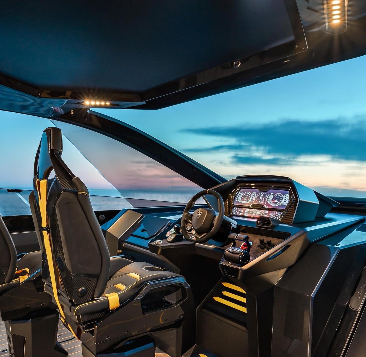 DailyLamboTM's tweet photo. Lamborghini 63 Motor Yacht 💫 https://t.co/4bvmgHKlrC