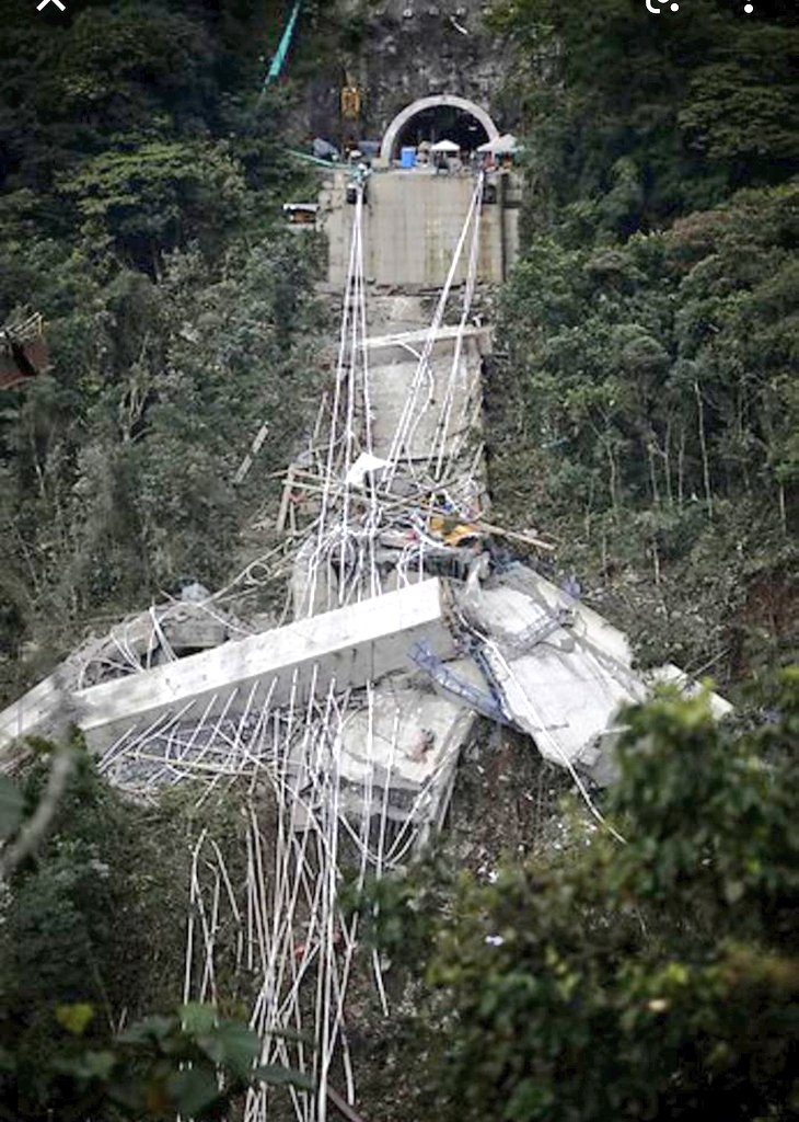 marthaperaltae's tweet photo. Así se ve hoy el dinero que usted ahorra para su pensión. En casi toda obra quebrada, están nuestras pensiones.

Invertir el ahorro en infraestructura, es justamente lo que hacen hoy los fondos privados (propiedad de los dos más grandes banqueros), y que vamos a cambiar. https://t.co/JQ2UGyjg5q