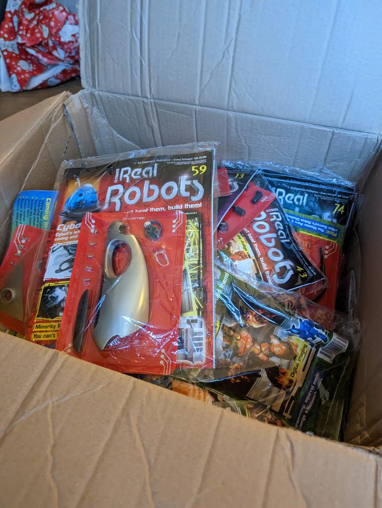 Y'all just mad cos you didn't get every issue of Real Robots magazine for Christmas.