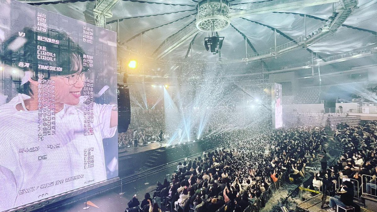 yojungyeol10's tweet photo. 221227 craft_vj  인스타그램

22/12/16-18 
#10Cm #WinterConcert #<10CM>#권정열 #VJ #크래프트 #TEAMCRAFT #Visualdirector #Motiongraphics #ConcertVideo https://t.co/HeIjg84Wye