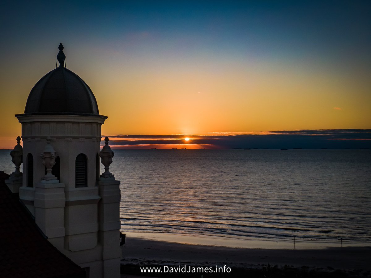 Beautiful sunrise in Galveston this morning! See it for yourself... vrbo.com/2556028