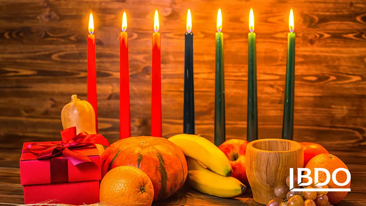 Happy Kwanzaa to all those celebrating! 

_____________

Joyeux Kwanzaa à tous ceux et celles qui célèbrent cette fête!