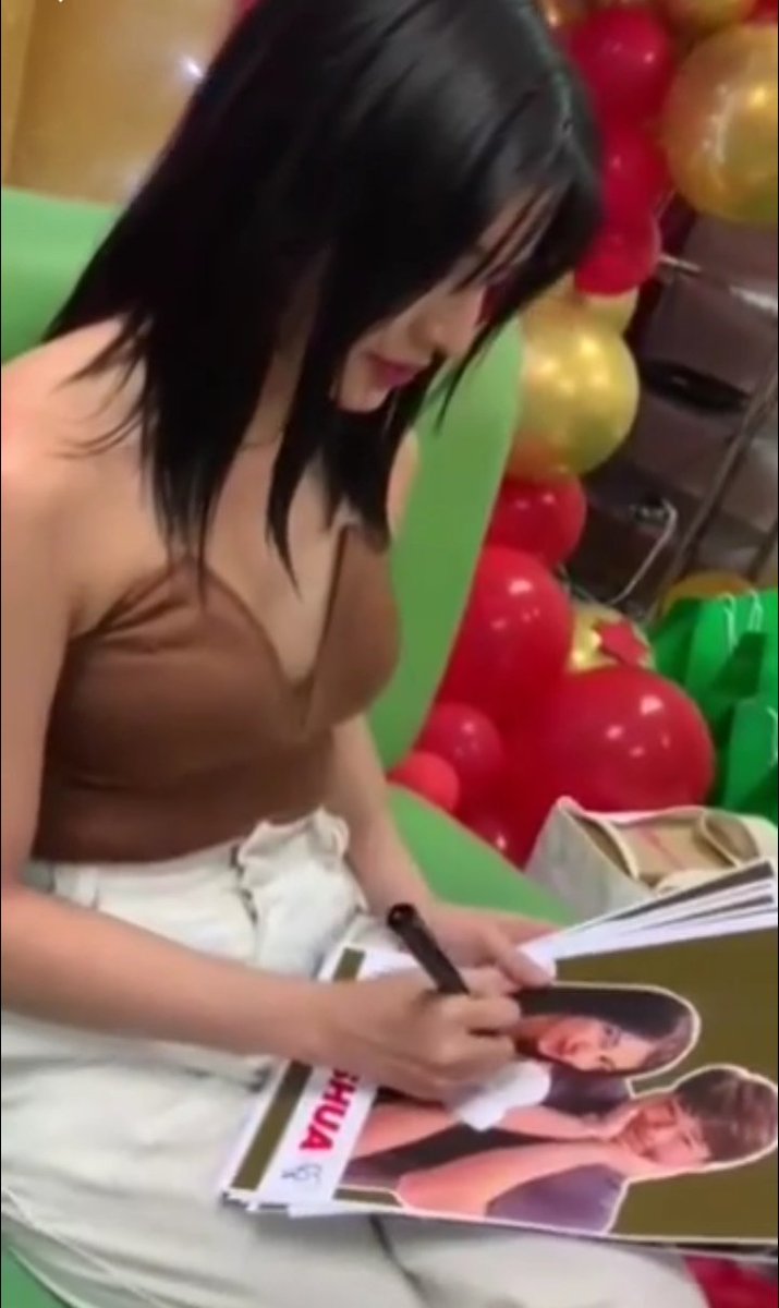 8_StarsWereBorn's tweet photo. thanks for all the goodies and autograph poster @Imjanedeleon
#JaneDeLeon 
#MeetandGreet
#JaneShua https://t.co/gyv5TF1Amh