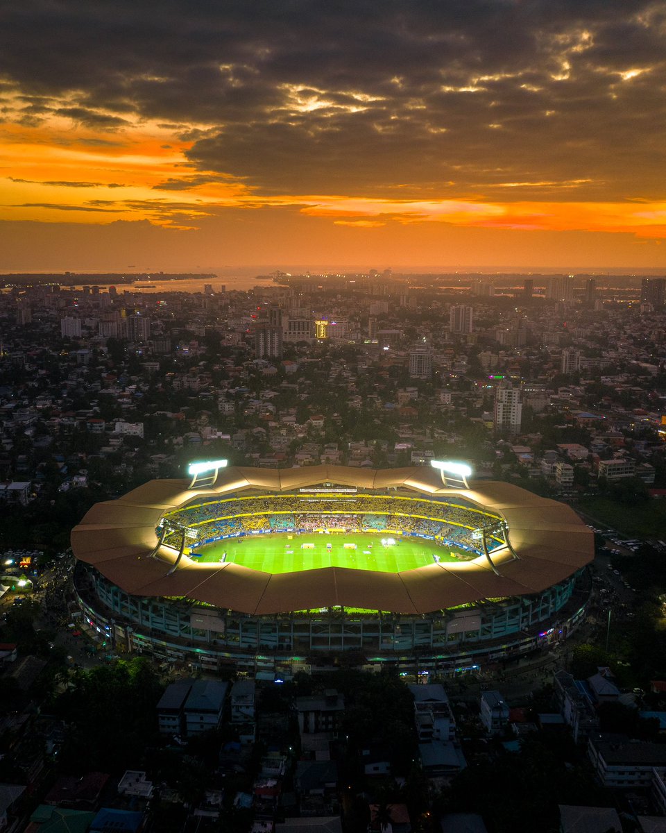 When the lights are the brightest, Pressure is the highest, crowd are the loudest, the strongest will thrive!! What a TEAM! Get in, Blasters! Our era has just begun! #KBFC