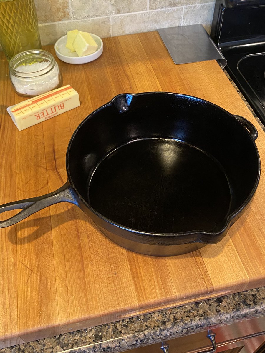 weevilhog's tweet photo. Nothing says generational wealth amongst hillbillies like a perfectly seasoned heirloom cast iron skillet https://t.co/5l7J5eg6V1