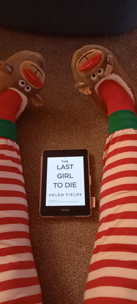 Chapter 2, Sadie is not having any the local police talking down to her, she is feisty 👀🤣💪 #TheLastGirlToDie #Author #HelenFields #CrimeFiction #booktwt xxx @Helen_Fields