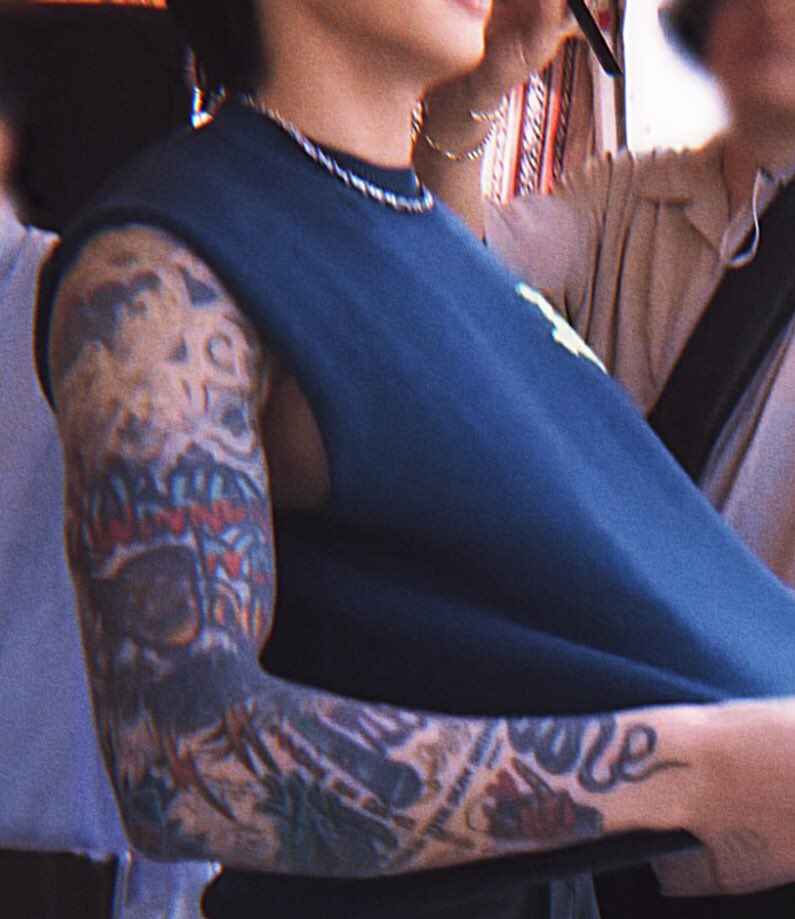 7BLACKSWANNN's tweet photo. Ben elendim arkadaşlar siz devam edin..💜🤤😍
jungkook https://t.co/HWXMixMFzp