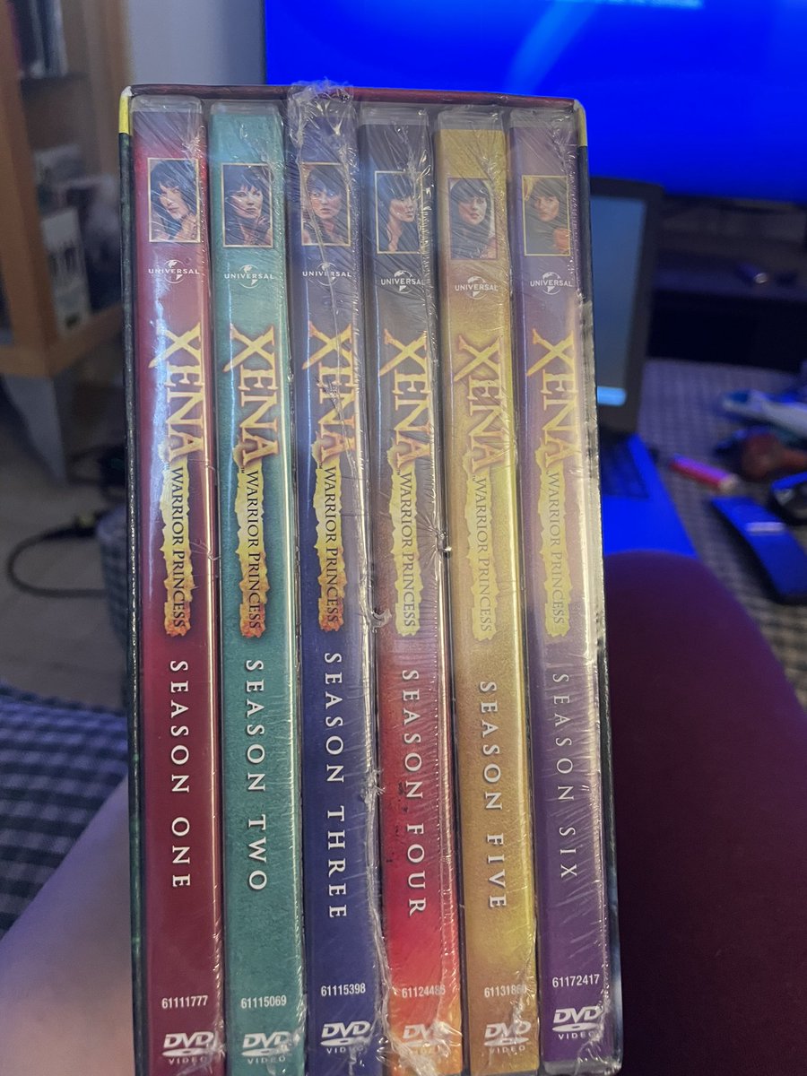JayleneWolfchi1's tweet photo. I got the complete series for winter solstice. Now my wife and I are going to watch this since too cold outside to do anything. #xena #LucyLawless https://t.co/AFBBzcIcwd