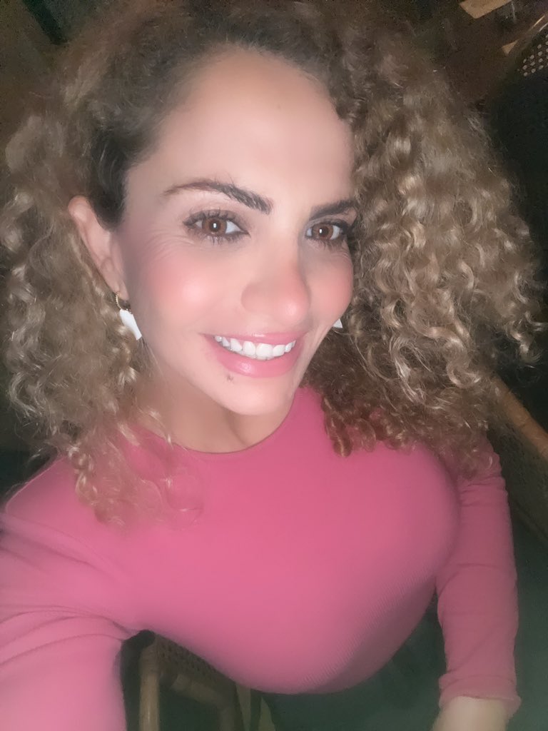 أزهري بكلّ ما لديك من جمال 🌹🎄🎄🎄🎄🎄🎄🎄