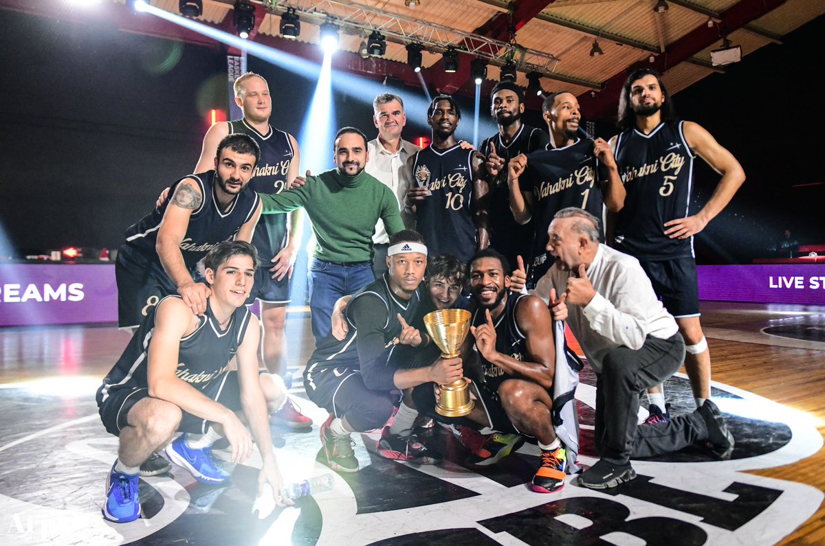 🏆