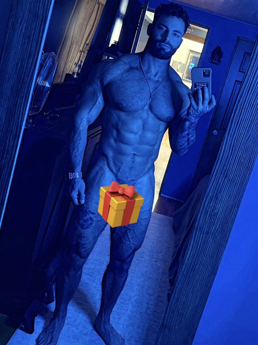 If ya wanna send me a 🎁🎄  https://t.co/yzGnioyYvT https://t.co/dHng7aINL3