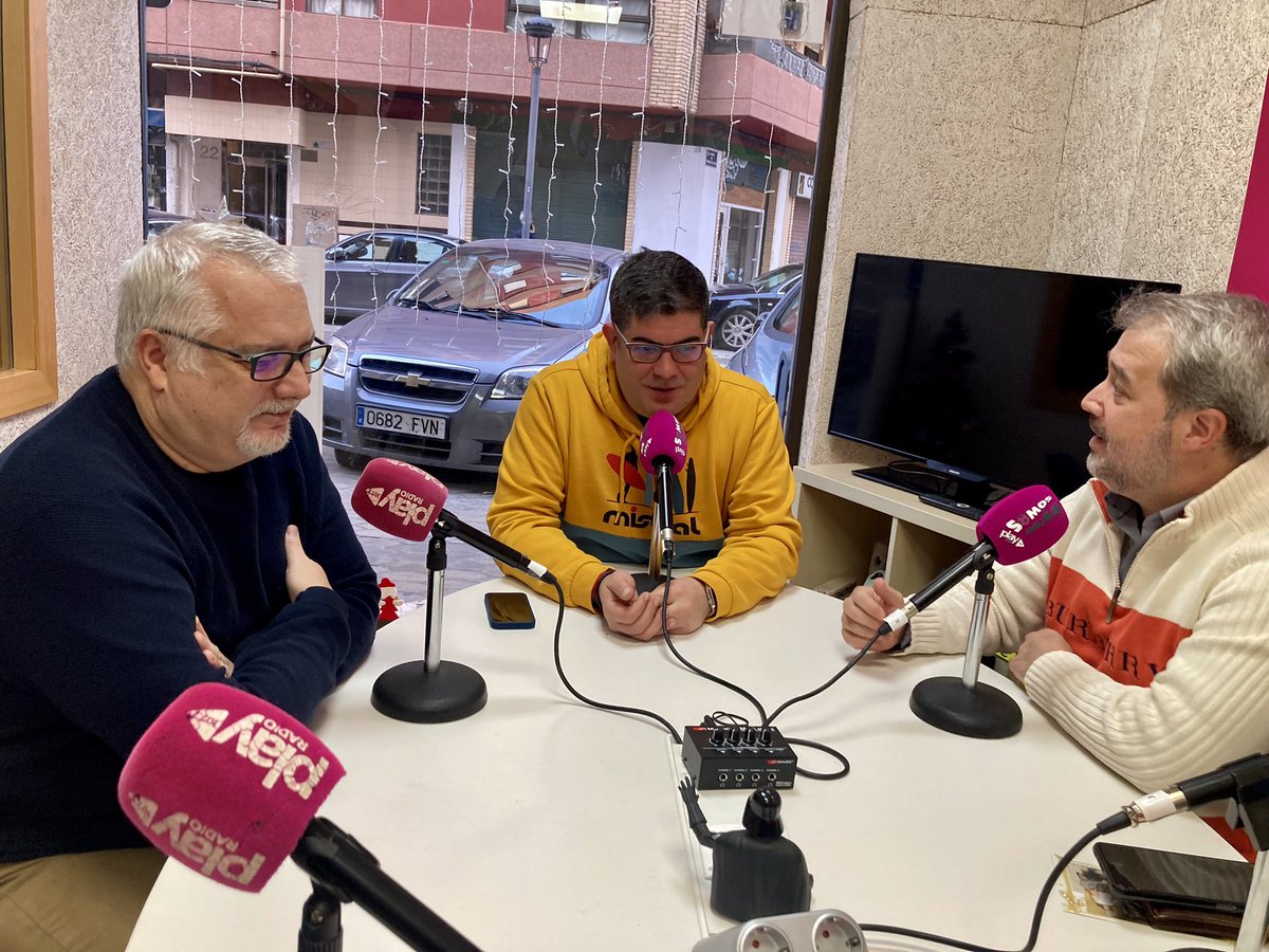 playradiovlc's tweet photo. 🔴 DIRECTO| UN CAFÉ CON ADÁN 

☕️ Tertulia política de Play Radio con @antonioadanpla1 @uncafeconadan 

https://t.co/6a1zmw4mni
1️⃣0️⃣7️⃣.7️⃣FM

#LaRadioQueSienteValencia https://t.co/AI3d9gEo7P