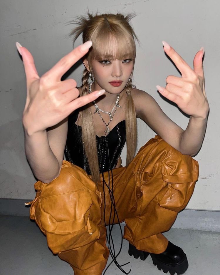 so cool🤟🏼

#MINNIE #민니